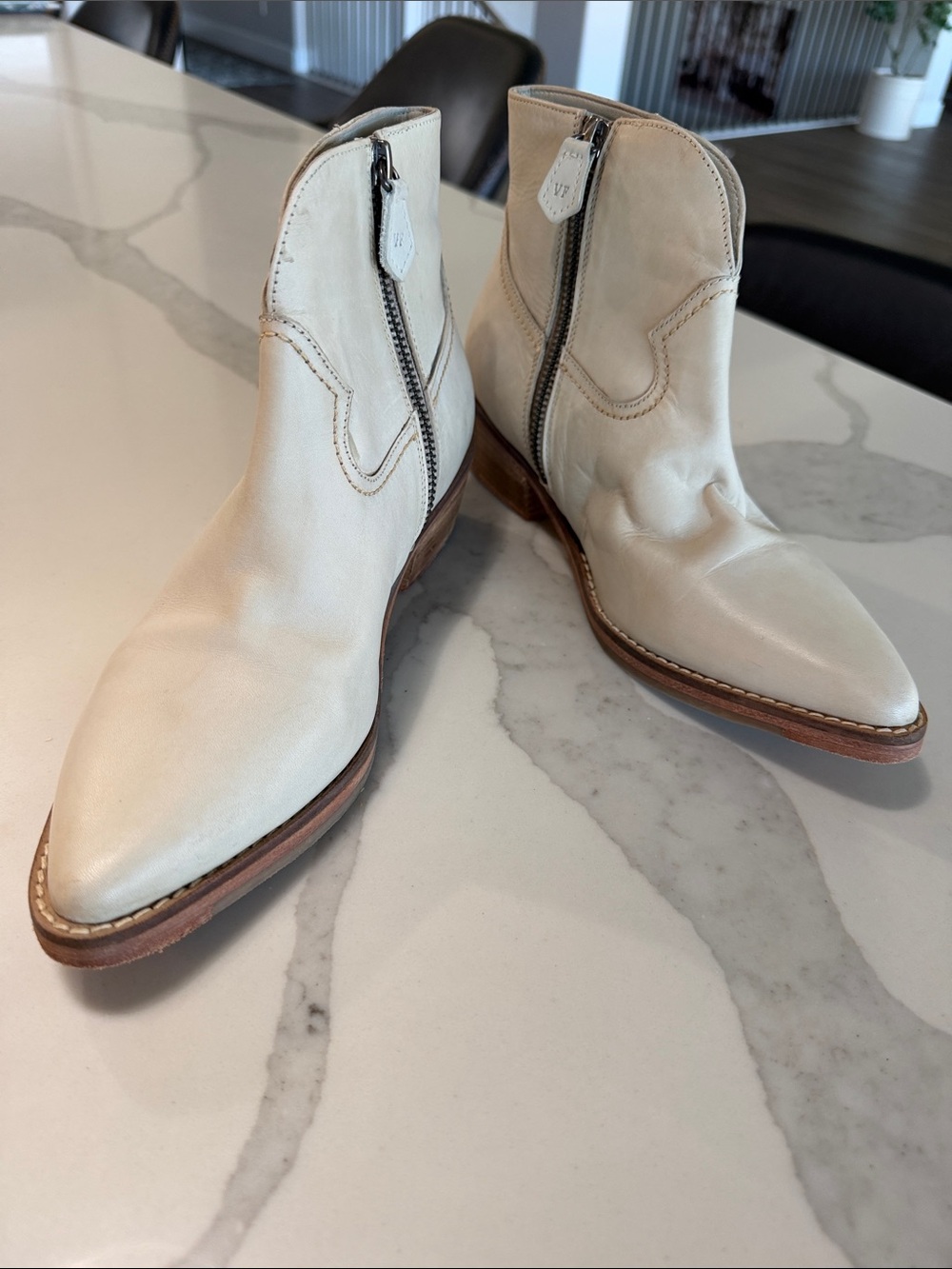 Vintage Foundry Co. Cream Beige Leather Ankle Zip Western Boots. Wmn’s 7 - NWOT